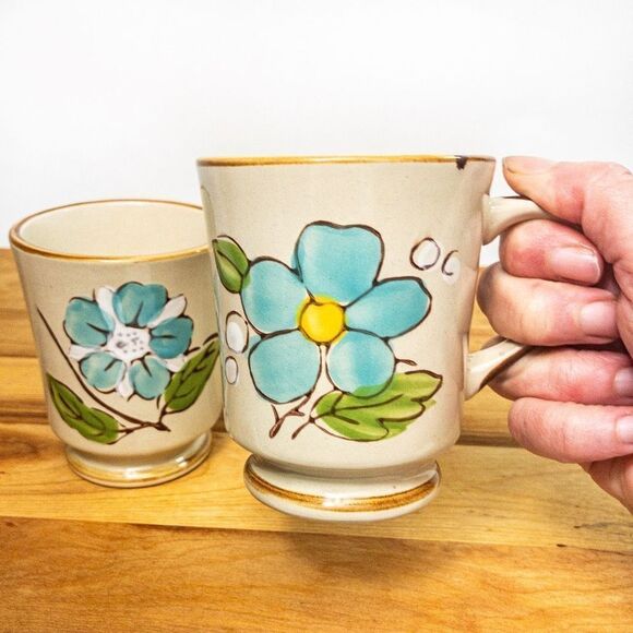 Pair Vintage Sunnycraft Sunny Collection Floral Stoneware Pedestal Coffee Mugs - Picture 3 of 8